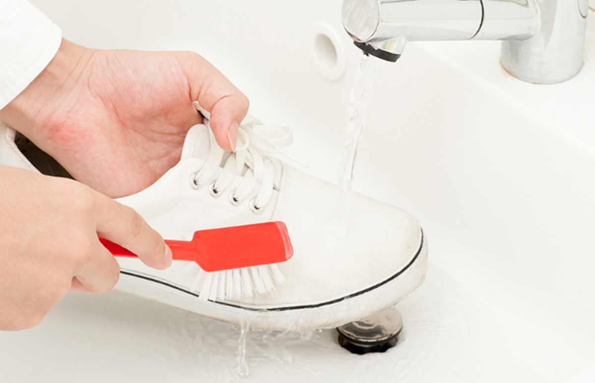 สเปรย์กันน้ำ รองเท้า น้ำยาทำความสะอาดรองเท้า  luxury 2023